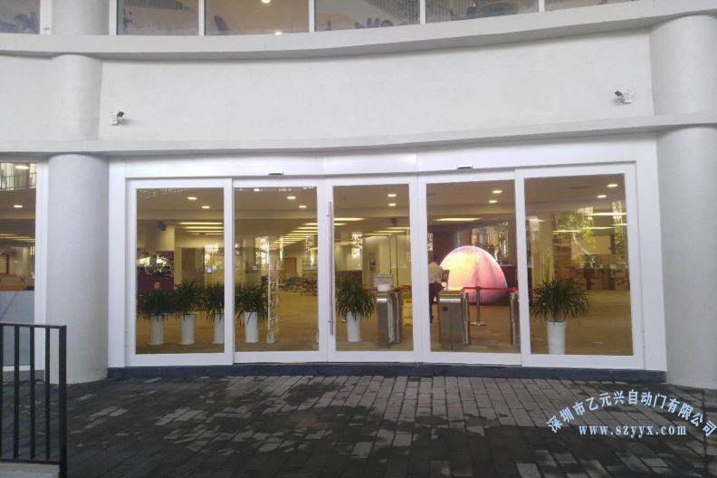 白色不銹鋼玻璃自動門-圖書館工程 白色不銹鋼玻璃自動門-圖書館工程